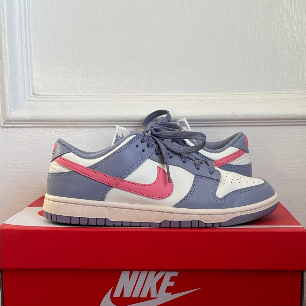 Nike Dunk Low. Size W 8.5/ M 7.5